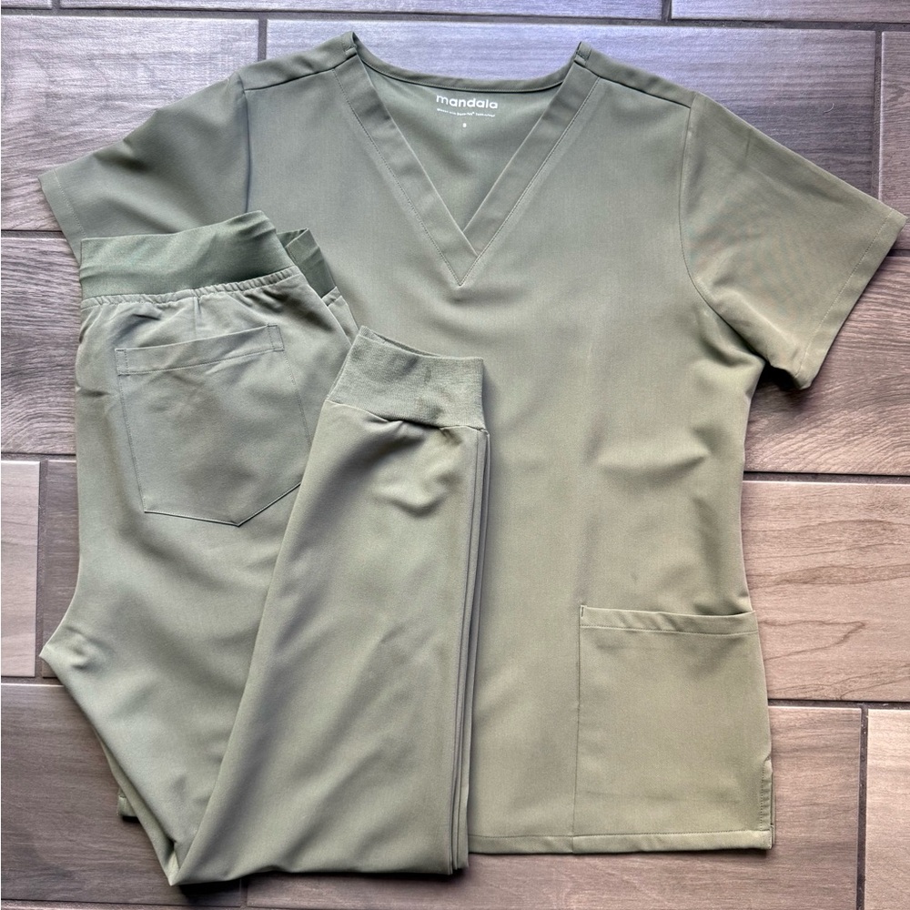 Mandala Scrub Set - Sage